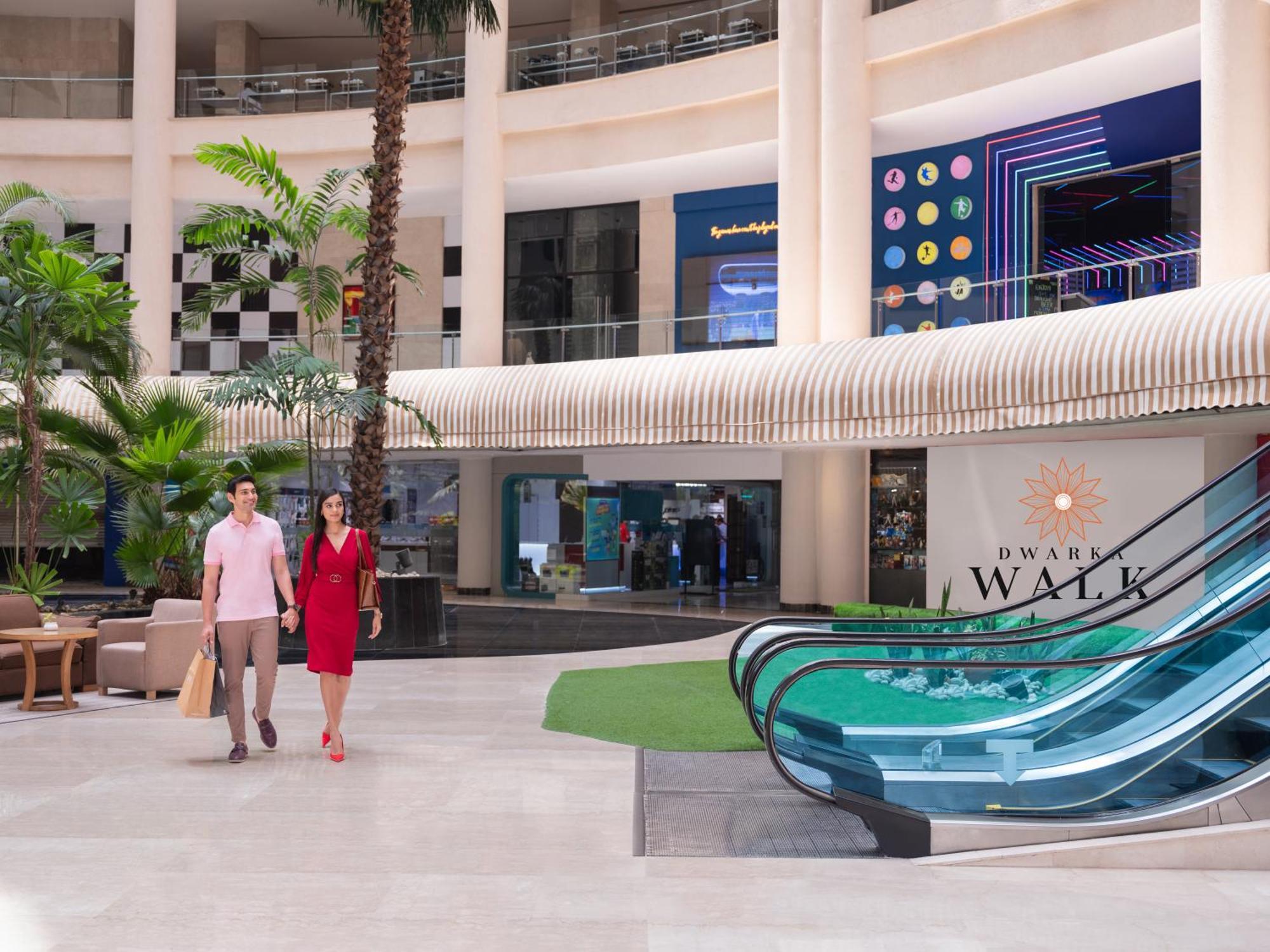 Radisson Blu Hotel New Delhi Dwarka מראה חיצוני תמונה The Walk
