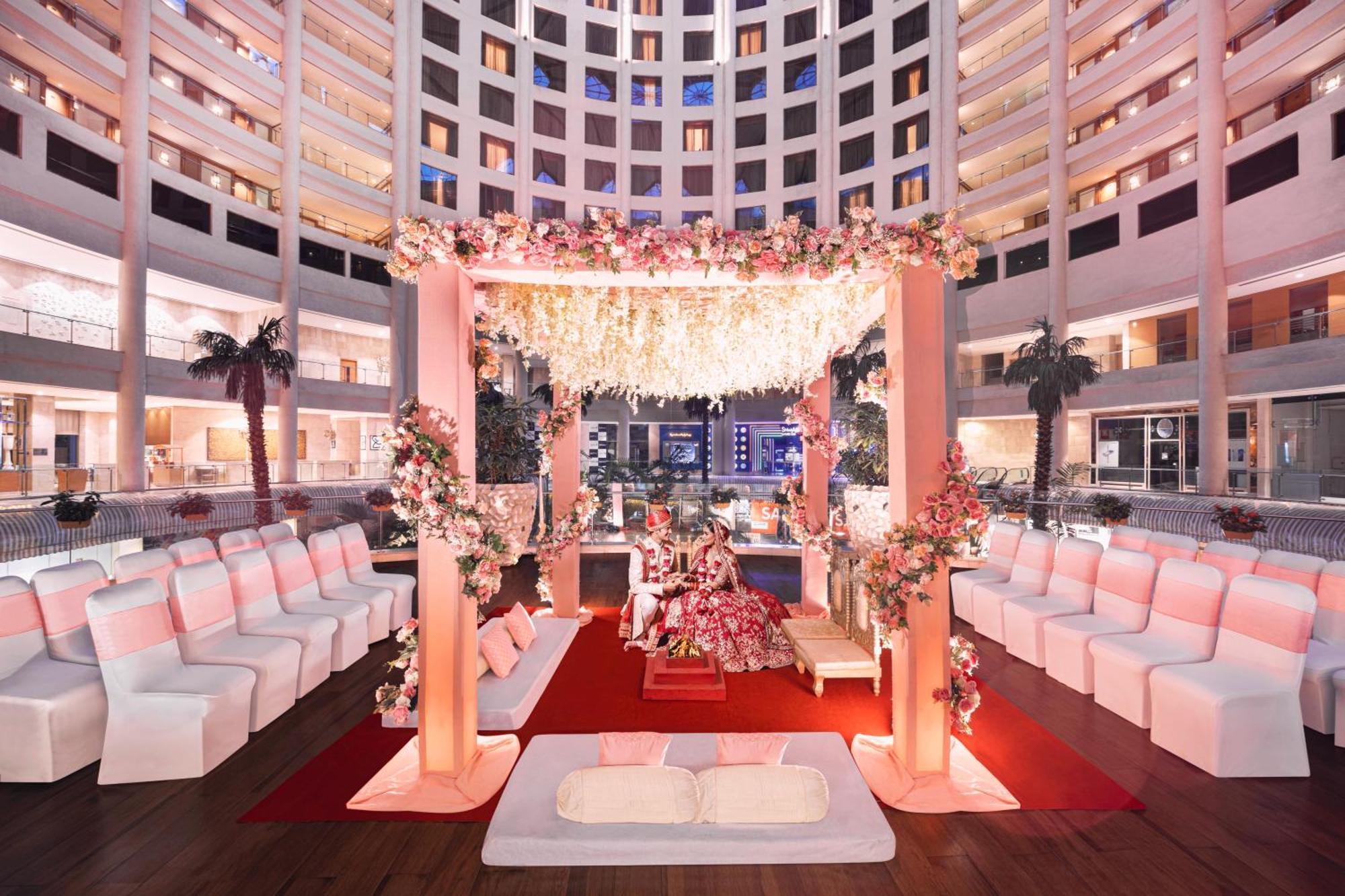 Radisson Blu Hotel New Delhi Dwarka מראה חיצוני תמונה The Grand Ballroom