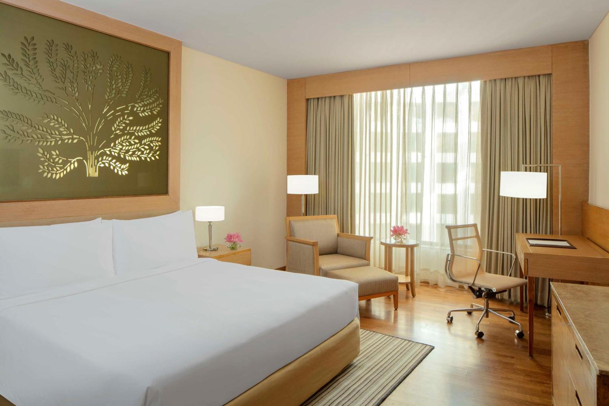 Radisson Blu Hotel New Delhi Dwarka מראה חיצוני תמונה A room at the Taj Bengal